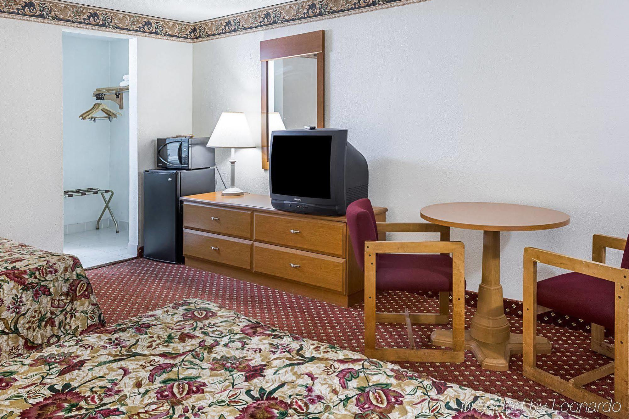 Gateway Inn Templeton Экстерьер фото