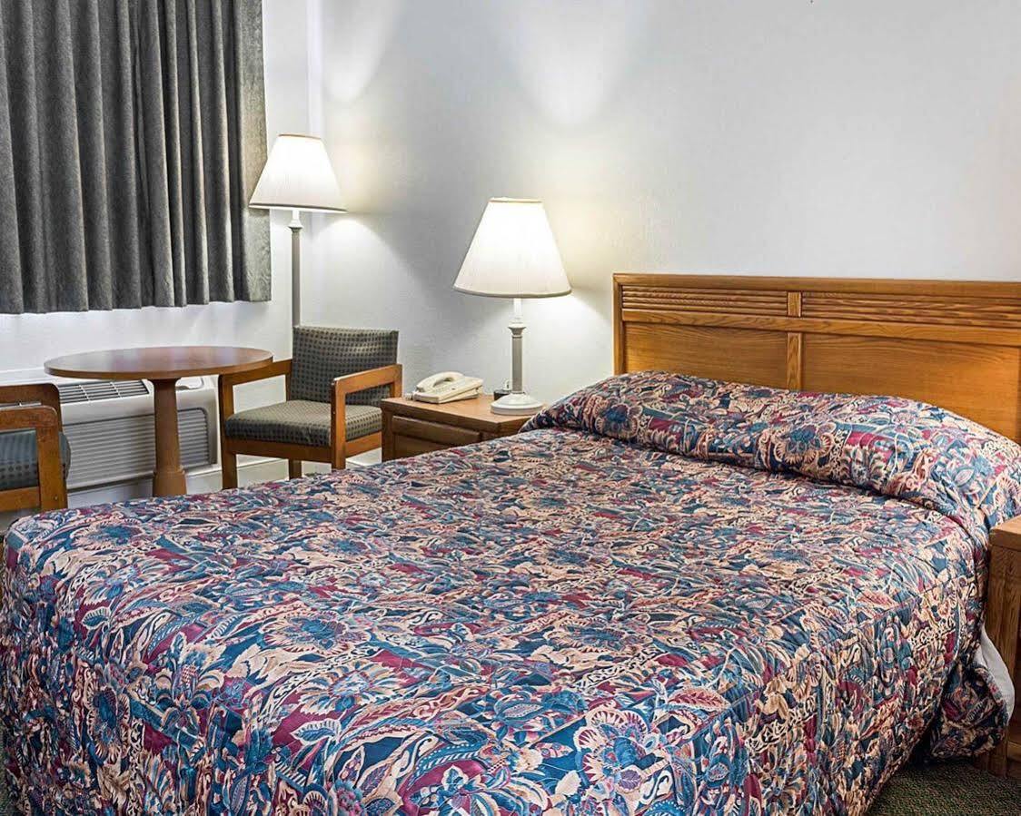 Gateway Inn Templeton Экстерьер фото